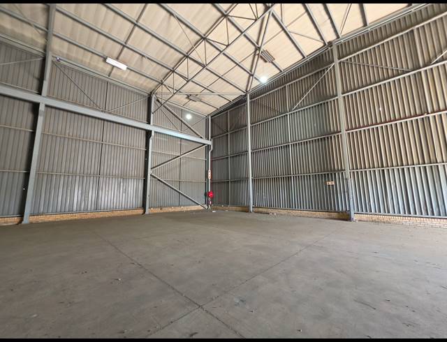 1,703M² WAREHOUSE TO LET IN JUPITER